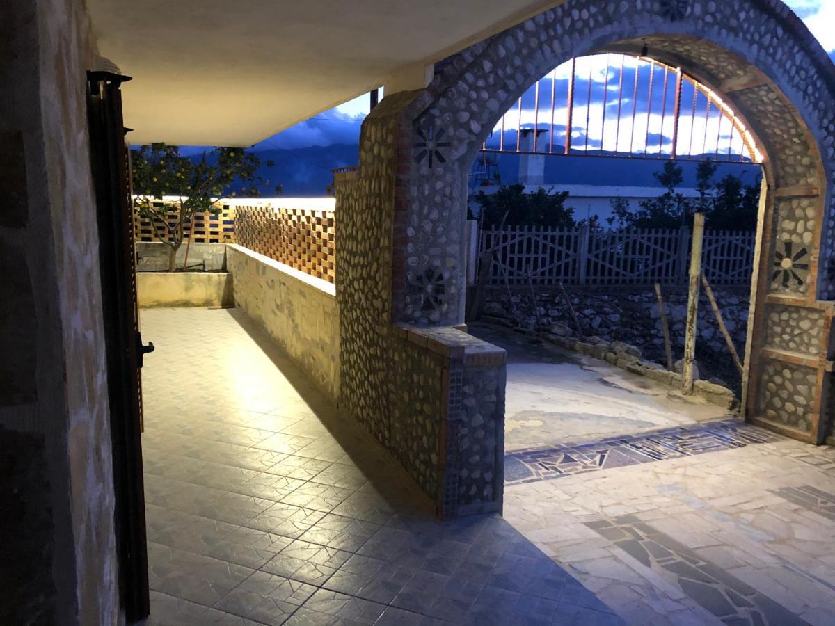 The Sunset Villa Leven Vlorë Esterno foto